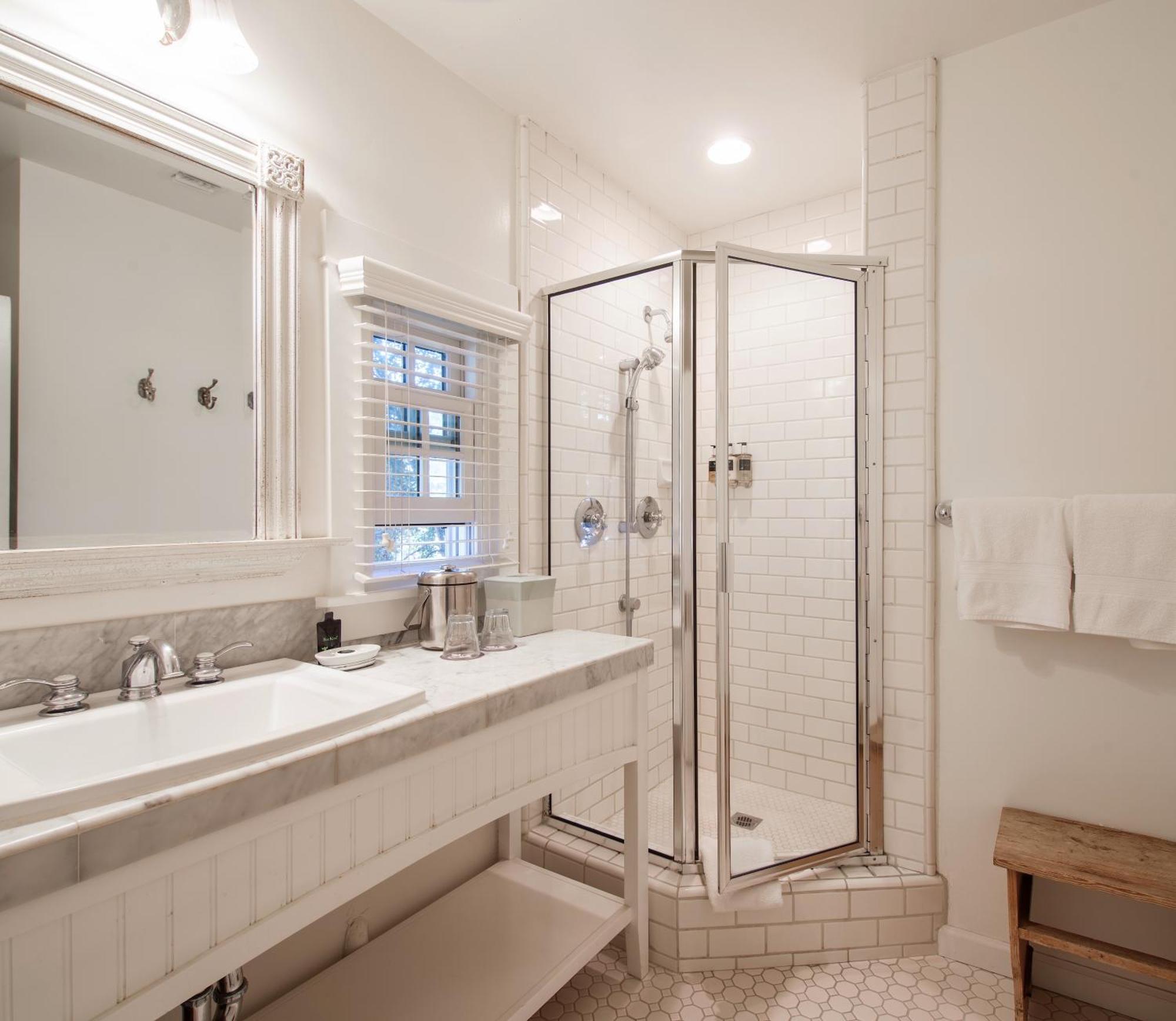 Channel Road Inn, A Four Sisters Inn 3*
